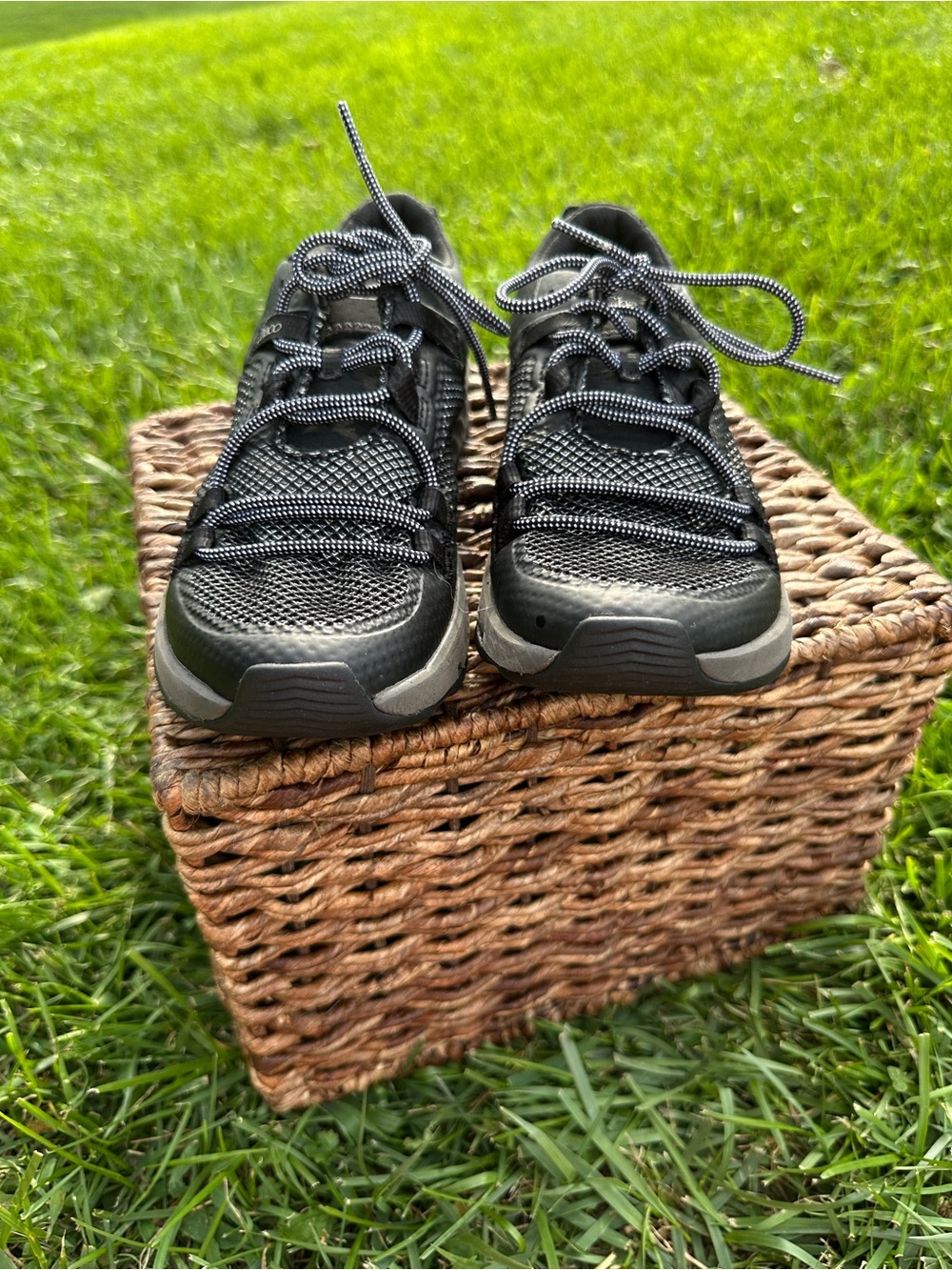 Chaco women’s Canyonland Black Athletic water Sneakers - Lightweight Comfy